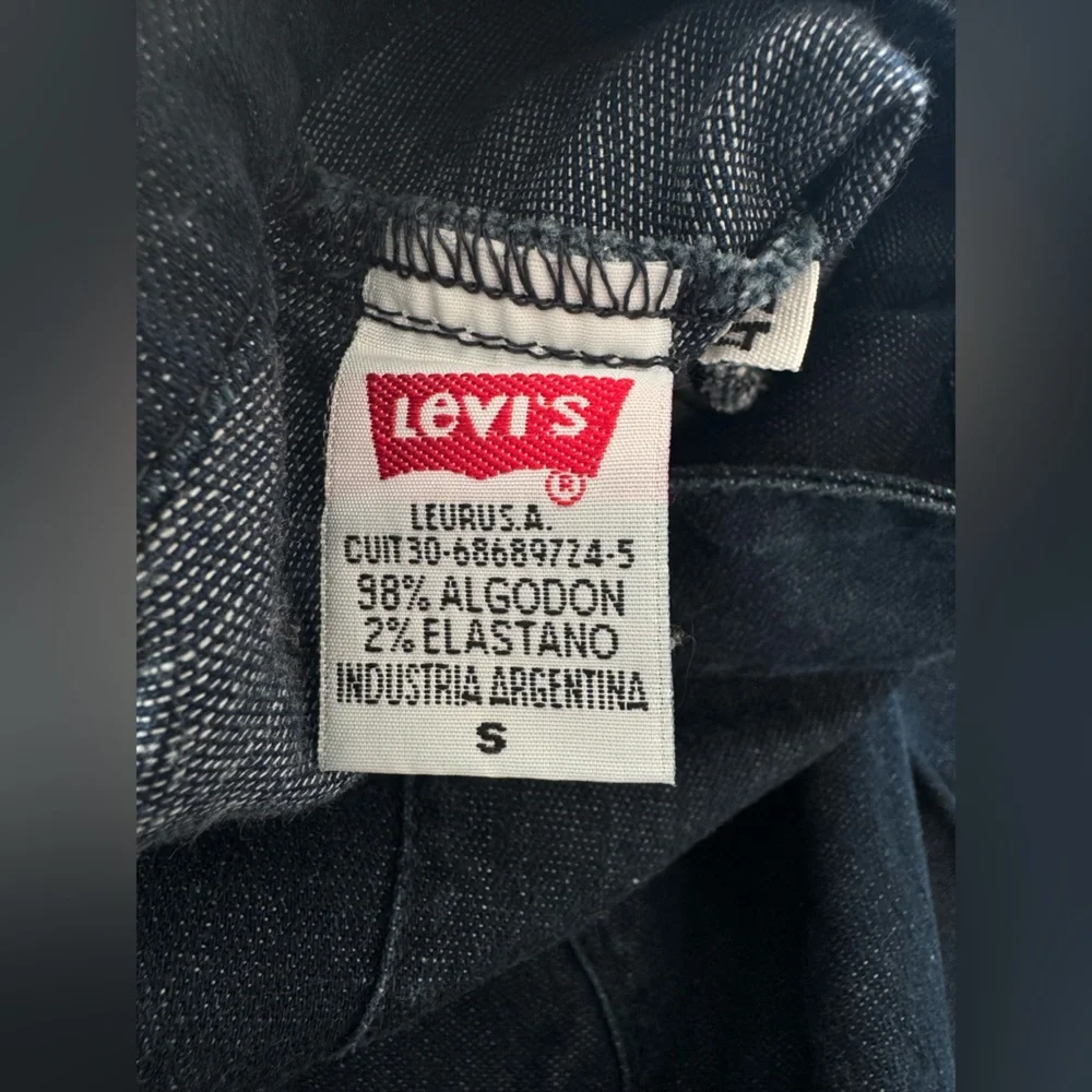 Classic Levi’s Dark Blue Denim Skirt Small